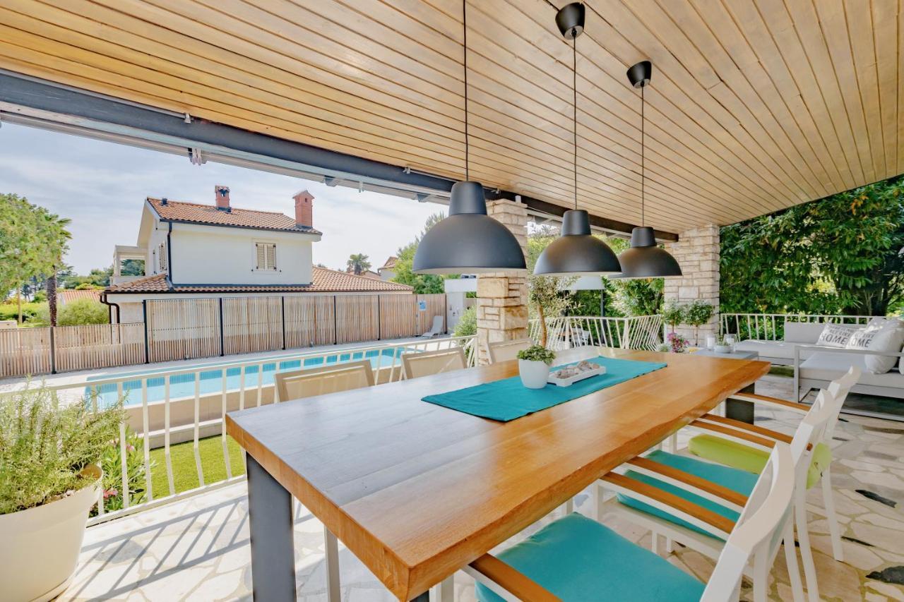 Residence Pecek Novigrad  Екстер'єр фото