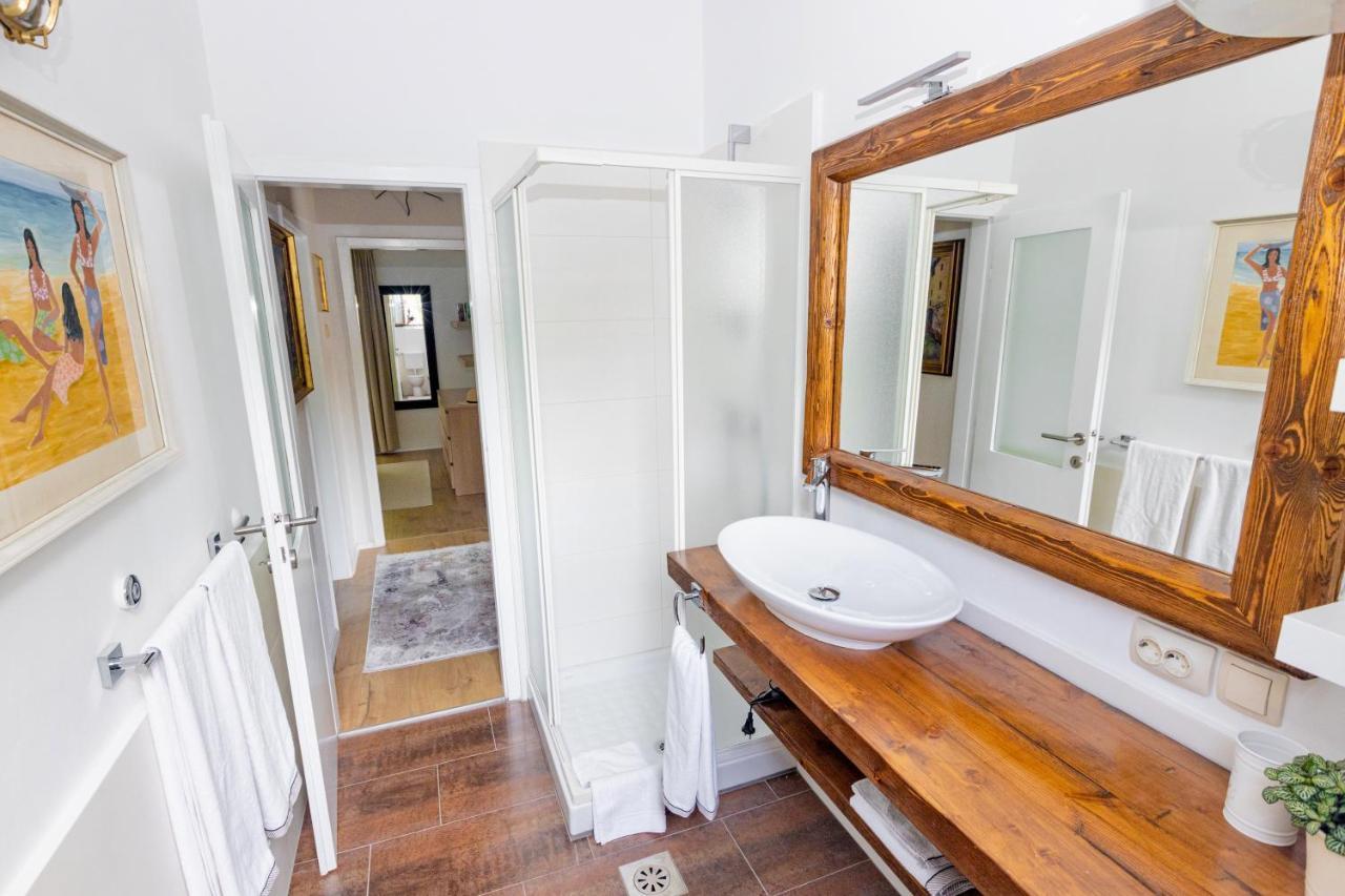 Residence Pecek Novigrad  Екстер'єр фото